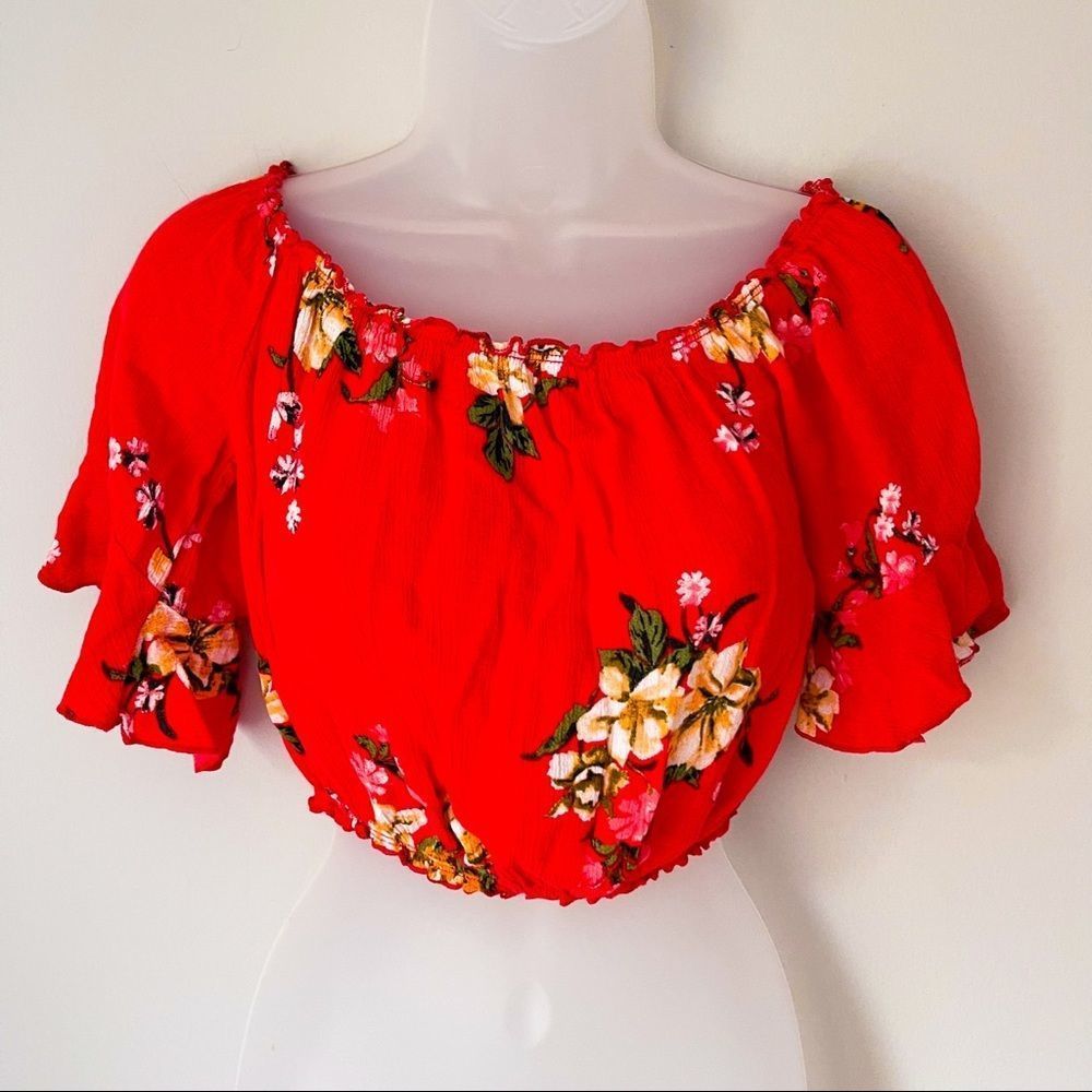 🍓 AMBIANCE | Off The Shoulder Red Floral Crop Top